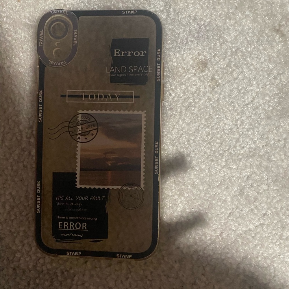 iphone XR phone case 
never worn, it didn’t fit my phone
